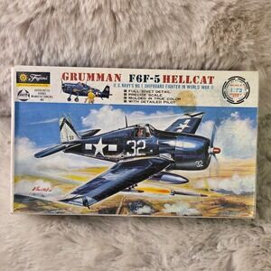 Fujimi AHM Grumman F6F-5 Hellcat 1:72 Scale Model Kit FC-12-50 Vintage Open Box